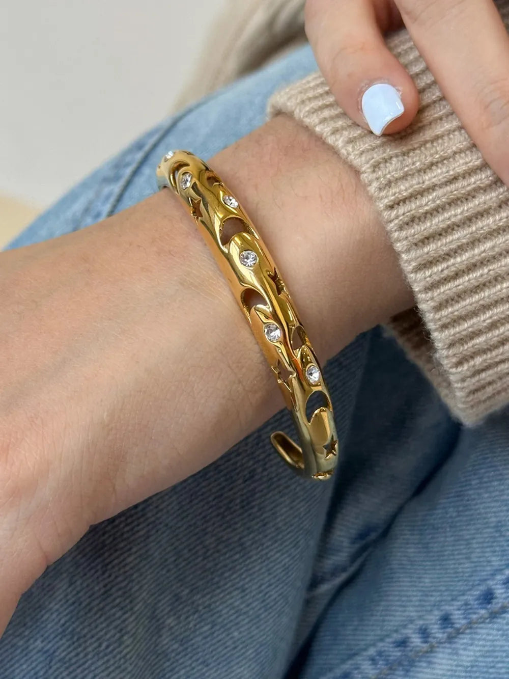 سوار من الفولاذ المقاوم للصدأ مرصع بأحجار الراين